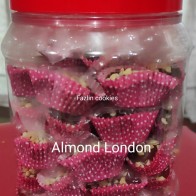 Almond London berlys.Badam sebiji.